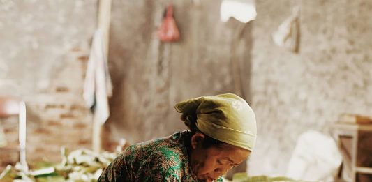 Mengasihi yang Menderita, Mengasihi Tuhan