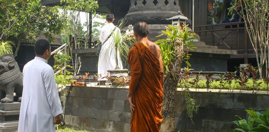 Keberanian dan Kesetiaan dalam Menjalani Hidup