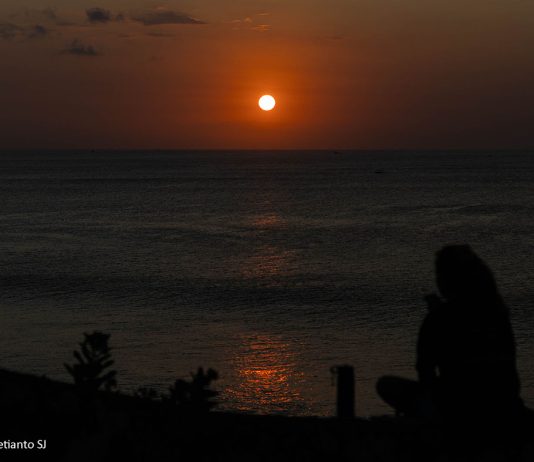 Memohon Belas Kasihan Tuhan