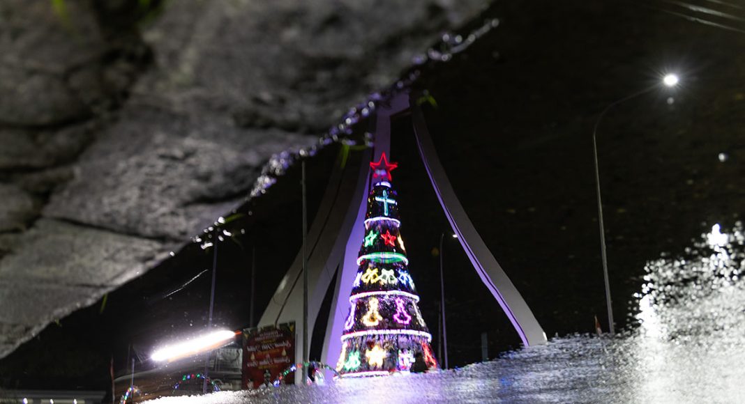 Tetap Setia, meski Dunia Menilai Salah