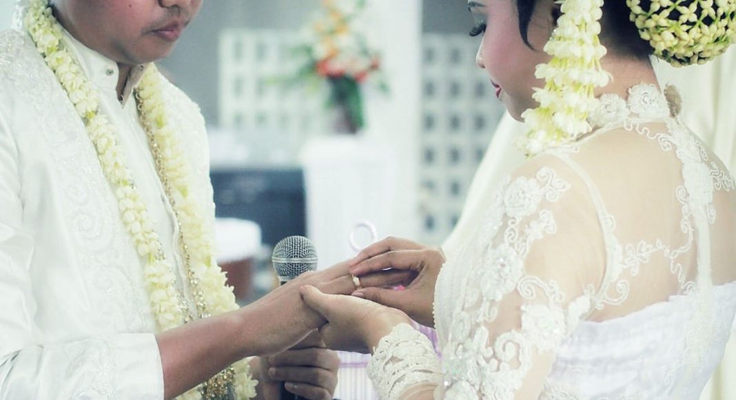 Kesetiaan Menghidupi Budaya “Repair”, Bukan “Replace”